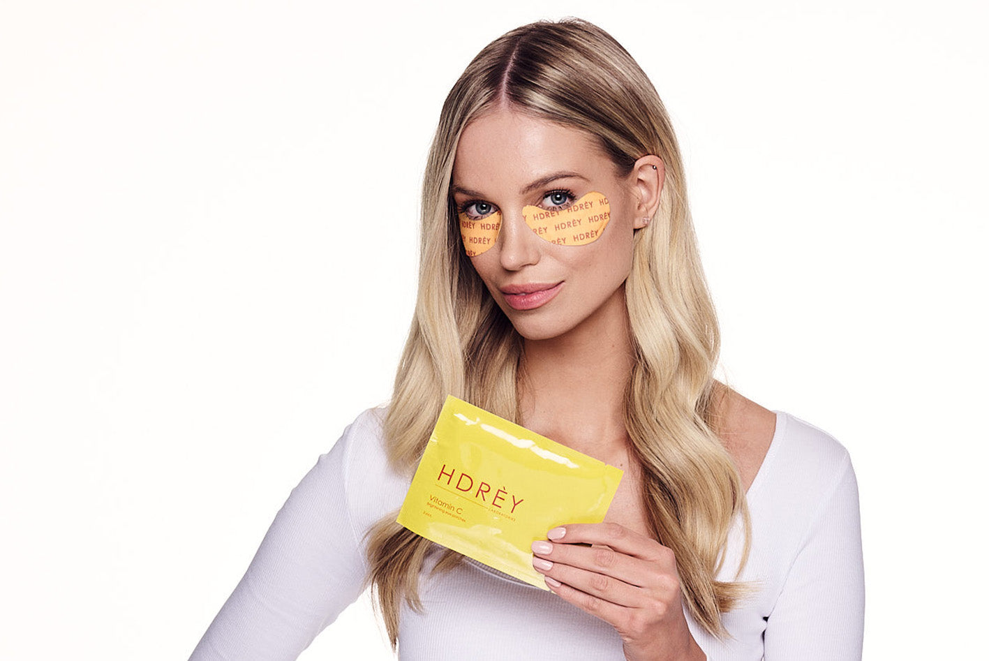 Quick fix before going out - how to use under-eye patches?